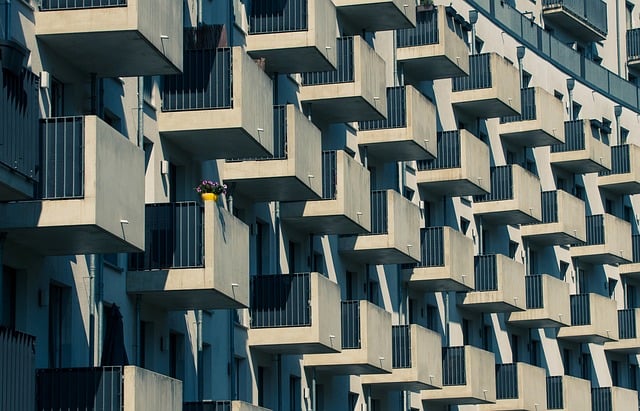 Haus-Skizze mit Umfeldfaktoren
